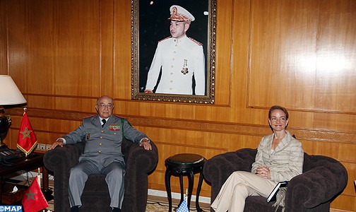 الجنرال دو كور دارمي عبد العزيز بناني يستقبل السيدة أماندا ج. دوري مساعدة وزير الدفاع الأمريكي المكلفة بالشؤون الإفريقية