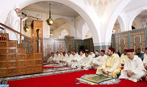 أمير المؤمنين يؤدي صلاة الجمعة بمسجد الحي الشتوي بمراكش
