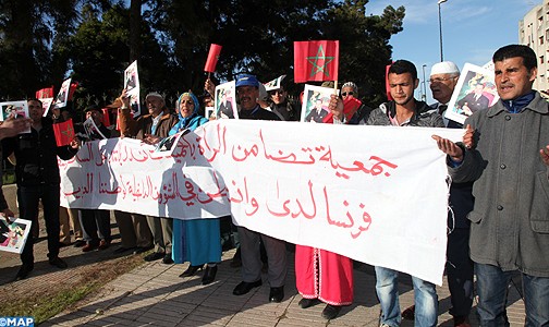 آلاف الشباب يحتجون أمام سفارة فرنسا بالرباط على تصرفات مسؤولين فرنسيين إزاء المغرب