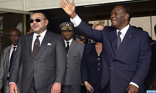جلالة الملك يستقبل بأبيدجان الرئيس الحسن واتارا بعد عودته من الخارج حيث قضى فترة نقاهة