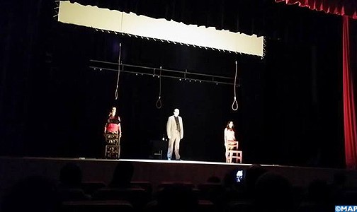 تقديم العرض الأولي لمسرحية “مملكة النساء” للمخرج الصديقي مكوار بآسفي