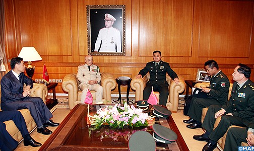 الجنرال دوكور دارمي عبد العزيز بناني يستقبل مساعد رئيس أركان الحرب بجيش التحرير الشعبي الصيني