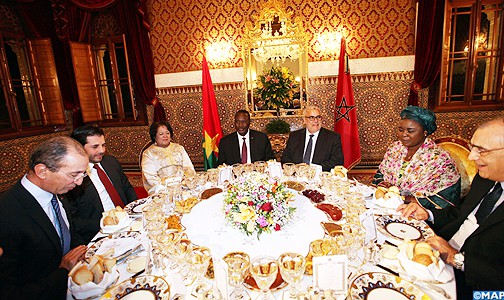 جلالة الملك يقيم مأدبة عشاء على شرف الوزير الأول البوركينابي