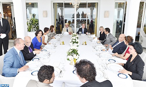 جلالة الملك يقيم مأدبة غداء على شرف الرئيس الفرنسي