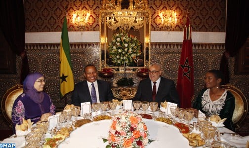 جلالة الملك يقيم مأدبة عشاء على شرف الوزير الاول لجمهورية ساو تومي وبرينسيبي ترأسها رئيس الحكومة