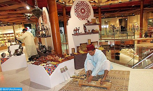 حاكم إمارة الشارقة يزور فعاليات “أسبوع التراث المغربي”