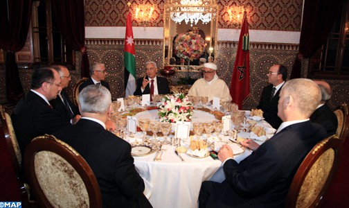 جلالة الملك يقيم مأدبة عشاء على شرف رئيس الوزراء الأردني