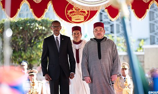 جلالة الملك يقيم بالقصر الملكي بالدار البيضاء حفل استقبال رسمي على شرف الرئيس الرواندي