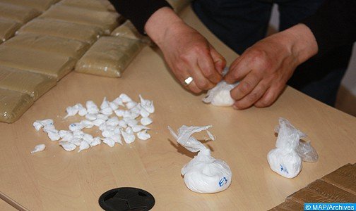 توقيف مواطنين أجنبيين بمطار محمد الخامس الدولي متلبسين بمحاولة تهريب أزيد من ثمانية كيلوغرامات من مخدر الكوكايين