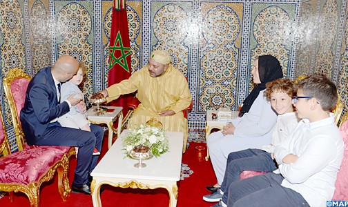 جلالة الملك يستقبل بعض أفراد أسرة المرحومة لبنى الفقيري المغربية ضحية تفجيرات بروكسيل