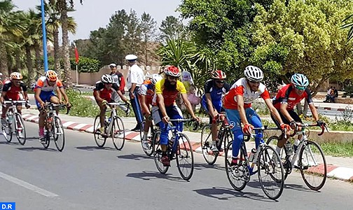 الدراج عبد العظيم المتوكل من نادي الكوكب المراكشي يفوز بالصف الأول ل”سباق الفضة” بتيزنيت