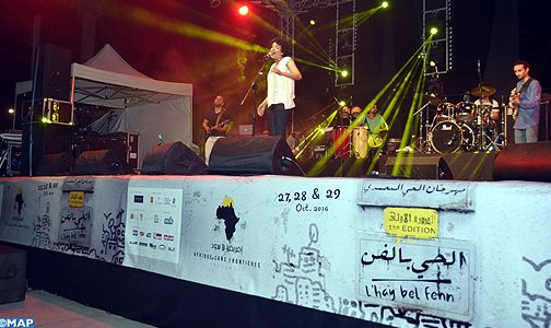 باقة من أغاني الفنانة خنساء باطمة ضمن أمسية اليوم الثاني من مهرجان “الحي بالفن” البيضاوي