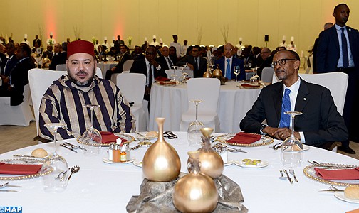الرئيس الرواندي يقيم مأدبة غذاء رسمية على شرف جلالة الملك