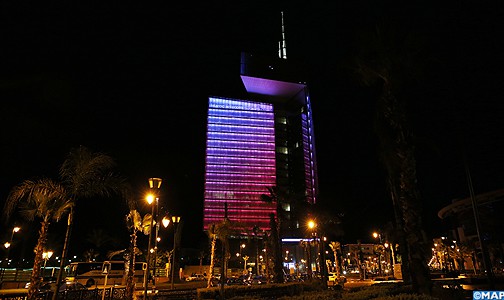 برج اتصالات المغرب يكتسي حلة وردية بمناسبة انطلاق الحملة الوطنية للتحسيس بالكشف المبكر عن سرطان الثدي