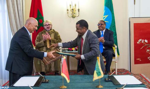 جلالة الملك والوزير الأول الإثيوبي يطلقان مشروع إنجاز منصة لإنتاج الأسمدة بإثيوبيا باستثمار بقيمة 7ر3 مليار دولار ويترأسان حفل توقيع العديد من الاتفاقيات قطاع خاص/قطاع خاص