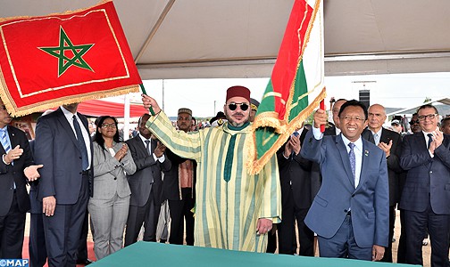 جلالة الملك ورئيس مدغشقر يعطيان بأنتسيرابي انطلاقة أشغال بناء مستشفى للأم والطفل ومركب للتكوين المهني