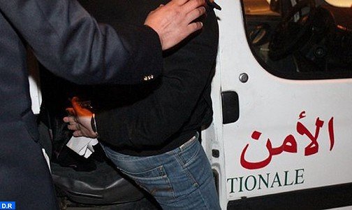 الدار البيضاء .. توقيف شخص للاشتباه في تورطه في ارتكاب محاولة سرقة بالعنف والضرب والجرح العمديين بواسطة السلاح الأبيض (بلاغ)