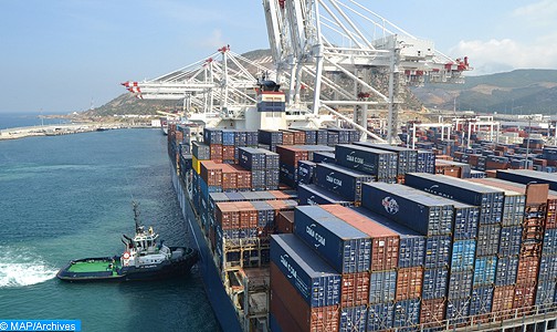 ميناء طنجة المتوسط..تسجيل ارتفاع بنسبة 7ر8 بالمئة في حجم البضائع المعالجة سنة 2016