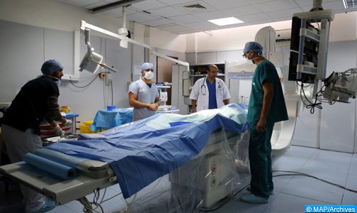تدخل ناجح لفريق طبي بمستشفى 20 غشت بأزرو ينقذ طفلة في حالة خطيرة