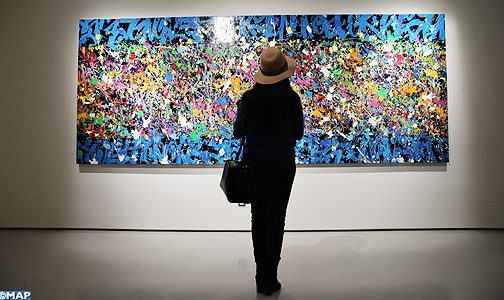 الرباط.. افتتاح معرض “إضاءة المستقبل” للفنان الأمريكي جون وان