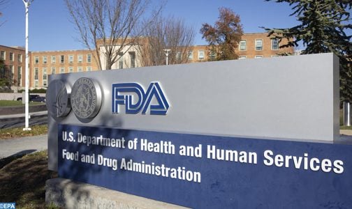 الولايات المتحدة توافق على استخدام علاج لكوفيد-19 طورته شركة “ريجينيرون”