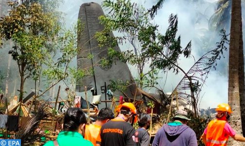 الفيليبين .. تحطم طائرة عسكرية على متنها 85 شخصا