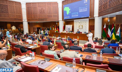 الدعوة إلى تعزيز العمل التشريعي للبرلمانات الإفريقية في مواجهة التحديات الأمنية والبيئية بالقارة (ندوة)