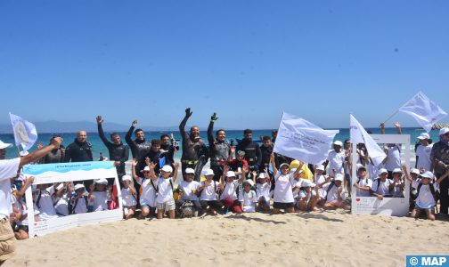 حملة “بحر بلا بلاستيك” لمؤسسة محمد السادس لحماية البيئة تحط الرحال بشاطئ الدالية