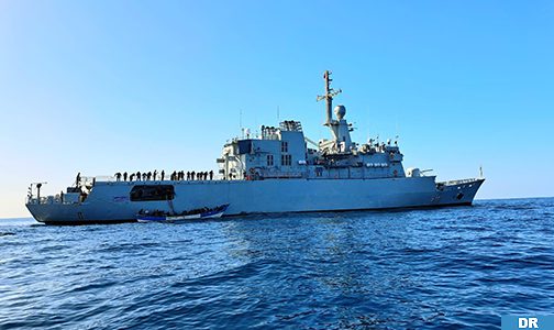 فرقاطة تابعة للبحرية الملكية تقدم المساعدة لـ 44 مرشحا للهجرة غير الشرعية من إفريقيا جنوب الصحراء (بلاغ)
