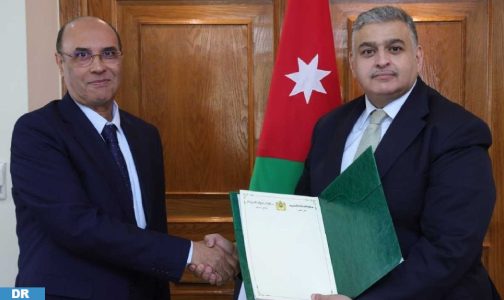 سفير صاحب الجلالة بالاردن يقدم نسخة من أوراق اعتماده للأمين العام لوزارة الخارجية الأردنية