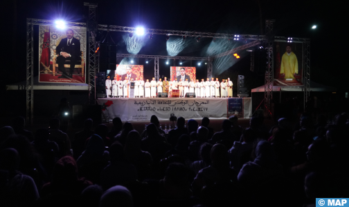 إقليم الحوز: الفنان مصطفى أومكيل يلهب منصة المهرجان الوطني للثقافة الأمازيغية بمدينة أيت أورير