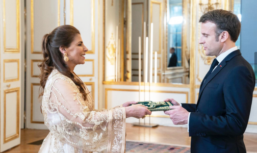 سفيرة جلالة الملك بباريس تقدم أوراق اعتمادها لرئيس الجمهورية الفرنسية، السيد إيمانويل ماكرون