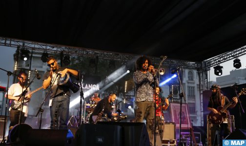 جازابلانكا.. حفل اختتام رائع للدورة 17 يمزج بين إيقاعات الكناوي وموسيقى الفوزين
