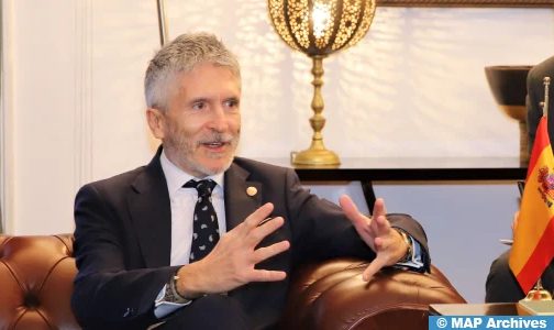 وزير الداخلية الإسباني يشيد بالتزام جلالة الملك بتنمية المغرب وتقدمه
