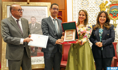 الصحفية آسية العمراني من وكالة المغرب العربي للأنباء تظفر بجائزة الصحافة البرلمانية لسنة 2024