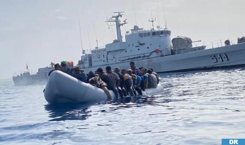 اعتراض قارب مطاطي على متنه 52 مرشحا للهجرة غير النظامية شمال غرب مدينة طانطان