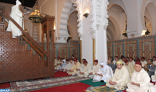 SM le Roi, Amir Al Mouminine, accomplit la prière du vendredi à la mosquée Koutoubia à Marrakech