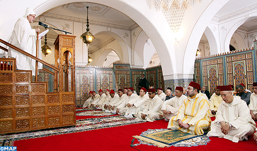 SM le Roi, Amir Al Mouminine, accomplit la prière du Vendredi à la mosquée Al Hay Achatoui à Marrakech