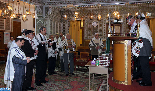 La communauté juive du Royaume accomplit des prières rogatoires