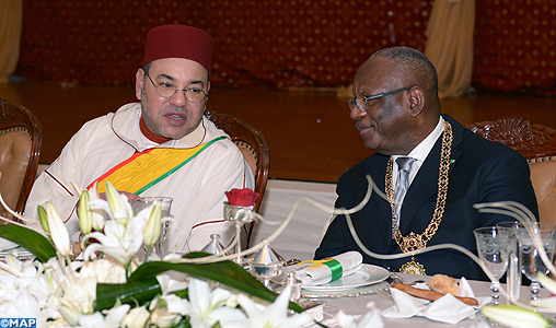 Le Président malien offre un dîner officiel en l’honneur de SM le Roi Mohammed VI
