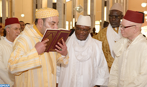 SM le Roi, Amir Al Mouminine, fait don de 10 mille exemplaires du Saint Coran qui seront distribués dans les mosquées du Mali