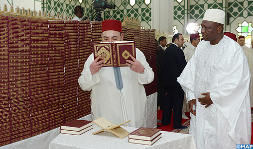 SM le Roi, Amir Al Mouminine, fait don de 10.000 exemplaires du Saint Coran à la partie ivoirienne en charge de la gestion des affaires religieuses