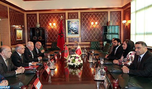 M. Biadillah s’entretient avec la présidente de la commission des AE à la Chambre des représentants du Bahreïn