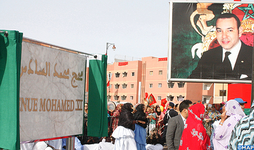 Une des plus grandes artères de la ville de Laâyoune baptisée “Avenue Mohammed VI”
