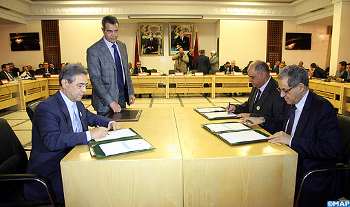 Signature à Fès d’une convention de partenariat et de financement de l’élaboration du SRAT et du PDR de a région Fès-Meknès