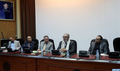 Quatre universitaires font une lecture plurielle de l’ouvrage “Le Maroc face au printemps arabe” de Khalil Hachimi Idrissi