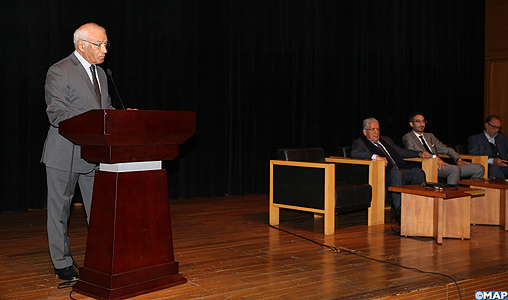 Présentation à Rabat du livre “Mohamed El Yazghi: éclairages sur le Sahara” du journaliste Youssef Jajili