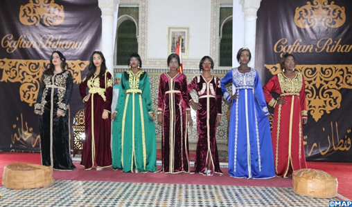 Nouakchott : Un défilé de mode traditionnel qui met en valeur l’authenticité du caftan marocain