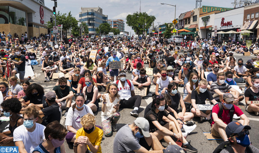 USA: Des manifestations en pleine pandémie, les experts s’inquiètent