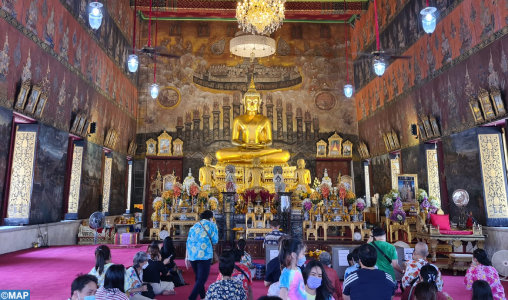 Thaïlande : Privé de ses batailles d’eau emblématiques, Songkran gagne en spiritualité